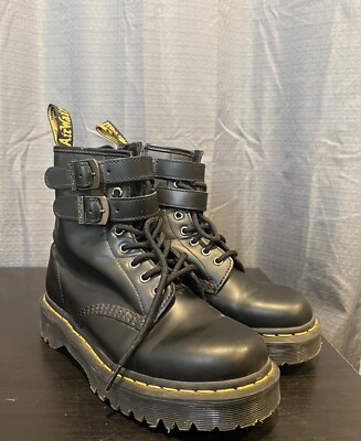 bottes-dr-martens-femme-993wxw-1.jpg
